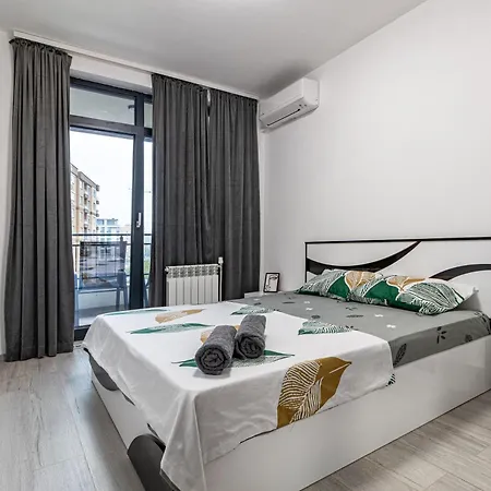 Mladost Mountain View One Bedroom 公寓